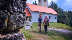 Produkcija Bakster -  cerkev sv. Neže na Golčaju (2)